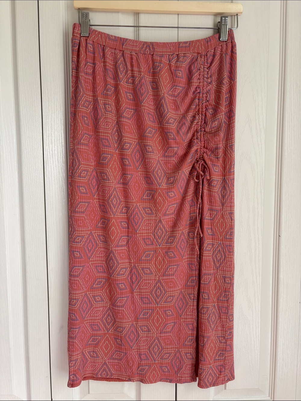 O’Neill Midi Length Geometric Print Pull On Skirt. Size Medium